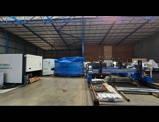 2,170M² WAREHOUSE TO LET IN SPARTAN